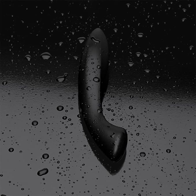 Lelo Ella Preto - Acessório Erótico para Ponto G e Prazer Duo
Lelo Ella: Prazer e Design em um Objeto de Luxo
O Lelo Ella é um objeto de prazer de design elegante e sofisticado, feito para levar a sua experiência íntima a um novo nível. Lelo Ella Preto - Acessório Erótico para Ponto G e Prazer Duo