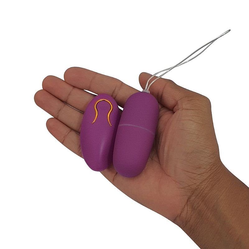Bullet Vibrador Clitoriano 20 Modos com Controle Remoto – Portátil, Discreto, Alimentado por Pilhas Descubra intensidade no formato compacto do Bullet Vibrador Clitoriano. Bullet Vibrador Clitoriano 20 Modos com Controle Remoto – Portátil, Discreto, Alimentado por Pilhas