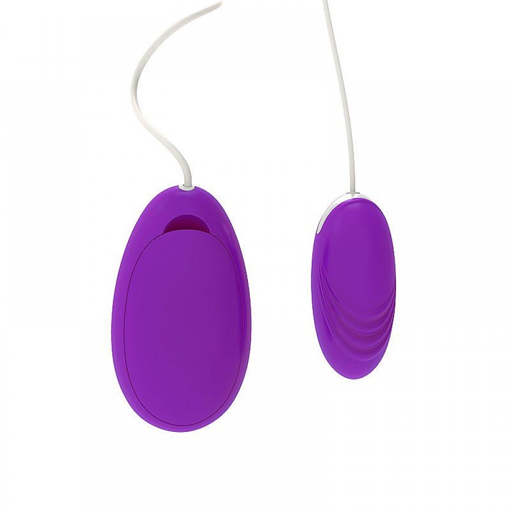 Bullet com controle com fio Xocoo O Bullet com controle com fio Xocoo é um vibrador em cápsula com 20 modos de vibração, controlado por um controle remoto com fio. Bullet com controle com fio Xocoo